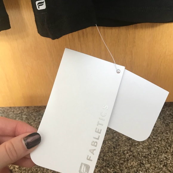 Long Sleeve black fabletics top NWT size small - Picture 4 of 4